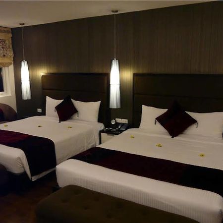 Hotel Orchid Kochi Dış mekan fotoğraf